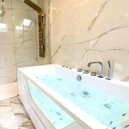 Apartment Balneo Hydromassage Et Retroprojecteur