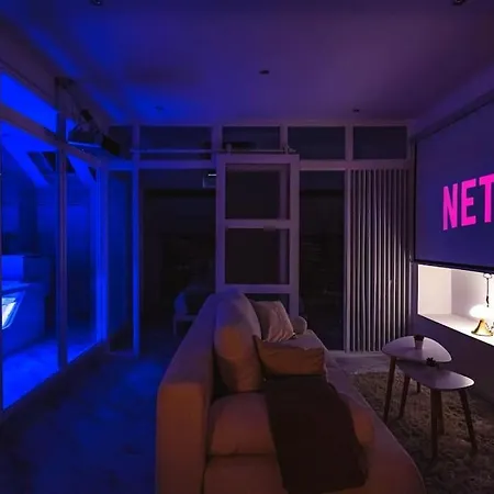 Apartment Balneo Hydromassage Et Retroprojecteur Reims